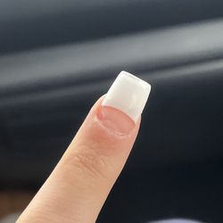 Glitz Nails & Spa - Finger nail