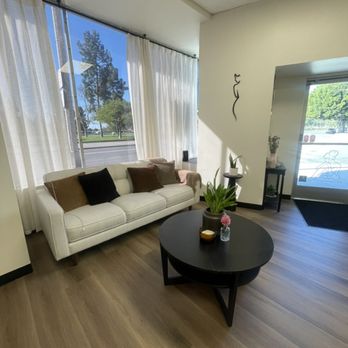 Bare It - Waiting area for all my beauties! - Waxing Near Me - Long Beach, California Bare It - Waiting area for all my beauties! - Waxing Near Me - Long Beach, California