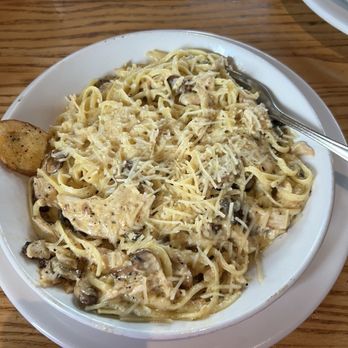 Aubrey’s - Sevierville - Mushroom Chicken Haystack Pasta - American Near Me - Sevierville, Tennessee Aubrey’s - Sevierville - Mushroom Chicken Haystack Pasta - American Near Me - Sevierville, Tennessee