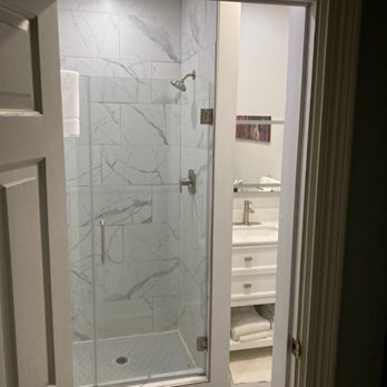 Abingdon Manor Restaurant - Bathroom - Bed & Breakfast Near Me - Latta, South Carolina