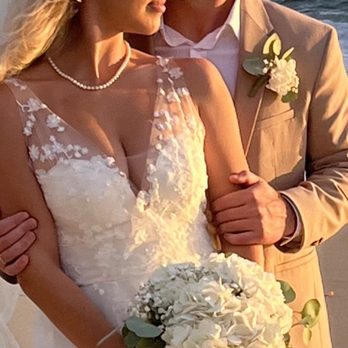 Mae Chan Floral - Wedding bouquet - Party & Event Planning Near Me