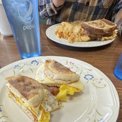 Piccolo's - Breakfast sandwich