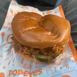 Popeys Chicken - Og chicken sandwich