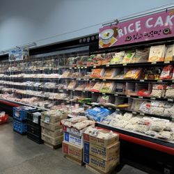 H Mart - Rice cakes and refrigerated foods