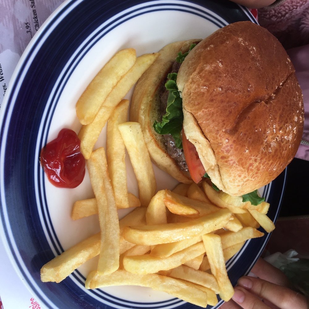 Yankee Diner - Hamburger - Diners Near Me - Charlton, Massachusetts