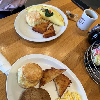 Big Bad Breakfast - Nashville - Big Bad Breakfast Plate Veggie Omelet - Breakfast & Brunch Near Me - Nashville, Tennessee