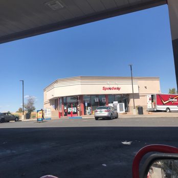 Speedway - a view of a gas station from the side of the road - Gas Stations Near Me - Santa Fe, New Mexico