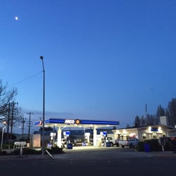 Harbour Way Mart - Great customer service, and friendly employee..
