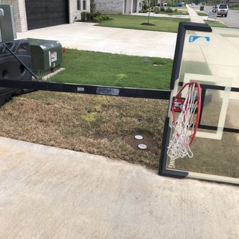 Mama's Little Movers - Broke basketball goal base. No longer holds water. Unusable. - Movers Near Me Mama's Little Movers - Broke basketball goal base. No longer holds water. Unusable. - Movers Near Me
