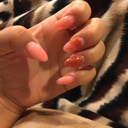 TWO WEEKS OLD nails and still looking fabulous! Love Tammy's work!