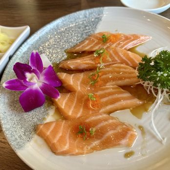 Happy Sushi - Salmon truffle sashimi plate (truffle does not overpower the flavor of the fish) - Japanese Near Me - Chino Hills, California