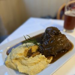 Gasthaus Pöschl - Lamb shank