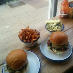 6oz Burger - A sweet potato fries, courgette chips and BURGERS!