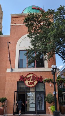 Hard Rock Cafe by null