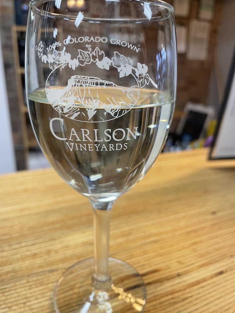 Carlson Vineyards Downtown Logo
