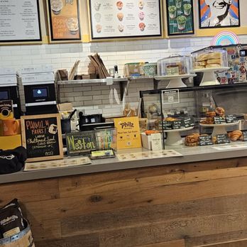 Philz Coffee - Counter for ordering - Coffee & Tea Near Me - San Francisco, California Philz Coffee - Counter for ordering - Coffee & Tea Near Me - San Francisco, California