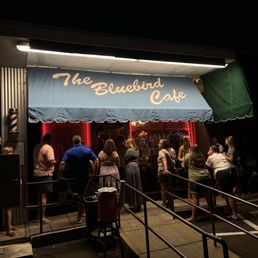 Bluebird Cafe's songwriter-spotlight etiquette jokes photo 1