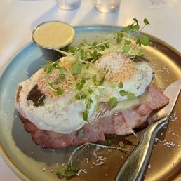 Croque Madame Crostini