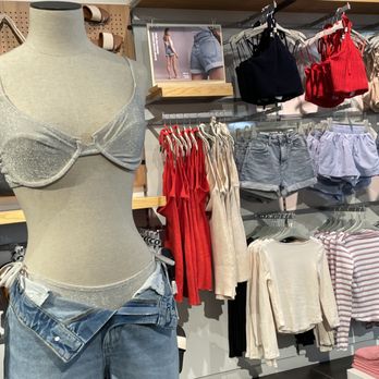 Cotton On - Bras and tops - Men's Clothing Near Me - Tucson, Arizona Cotton On - Bras and tops - Men's Clothing Near Me - Tucson, Arizona