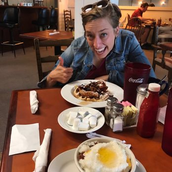 Debi's Restaurant - American Near Me - Savannah, Georgia