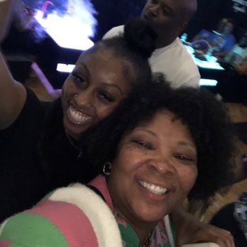 Fifteen25 Lounge - Our waitress. - Lounges Near Me - Harvey, Louisiana