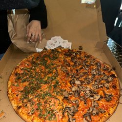 Uncle Roccos Famous NY Pizza