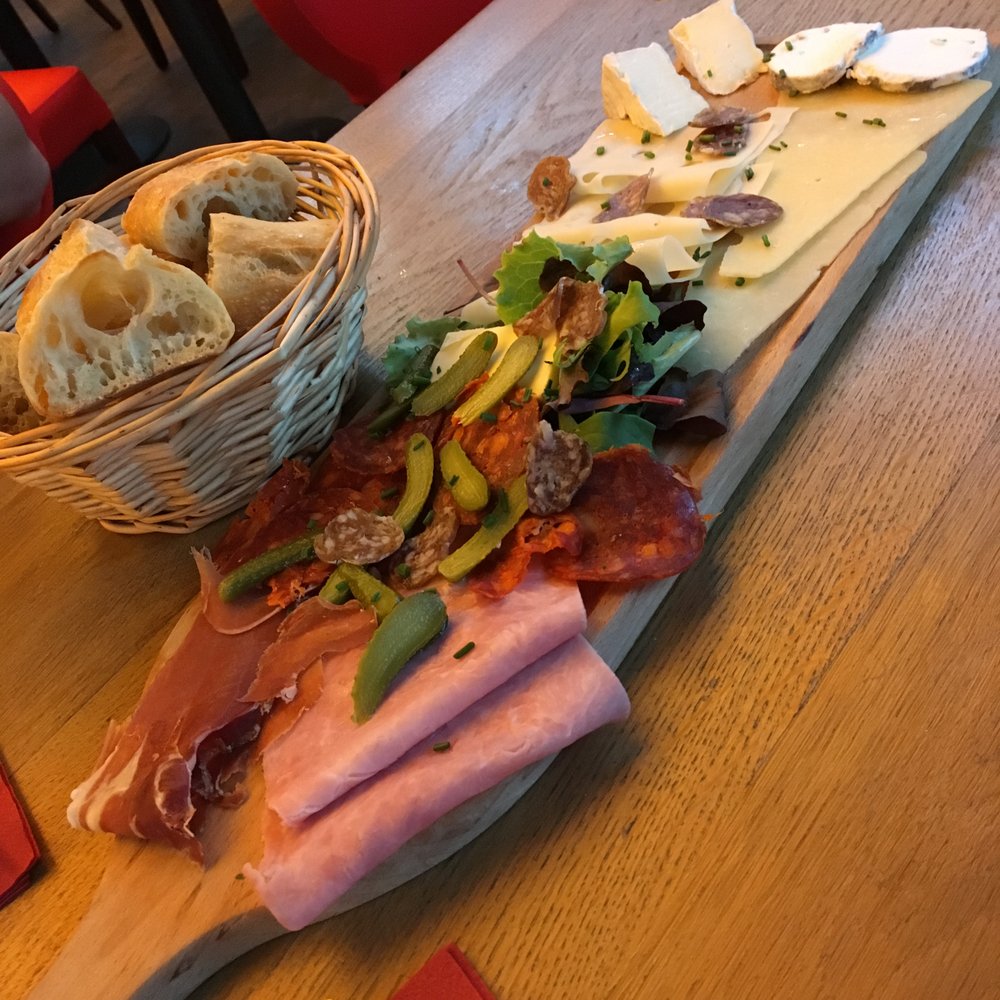 Dupont Café - Planche mixte - Cafes Near Me - Paris, 75