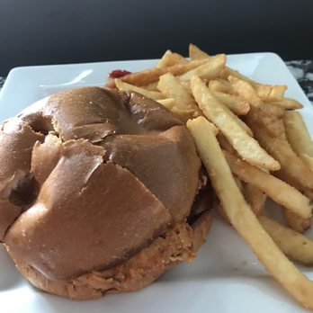 Alma Kitchen - Buster Brutus Chicken Sandwich - Breakfast & Brunch Near Me - Grosse Pointe Park, Michigan Alma Kitchen - Buster Brutus Chicken Sandwich - Breakfast & Brunch Near Me - Grosse Pointe Park, Michigan