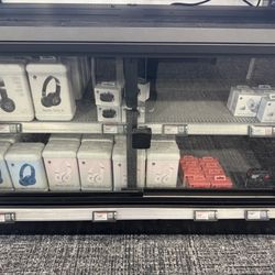 Best Buy - Chesterfield - Beats