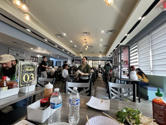Phở Phong Lưu by null