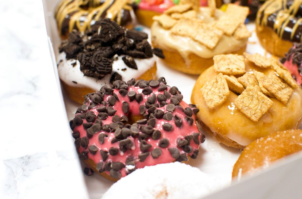 THE DIPPED DONUT Updated June 2024 88 Photos & 37 Reviews 256 S