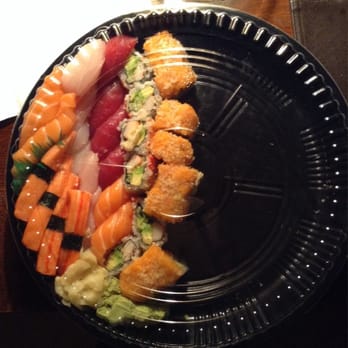 Maguro - Delivery all smashed together and late... No chopsticks or napkins either. - Sushi Bars Near Me - New York, New York