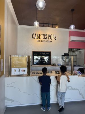CABETOS Pops by null