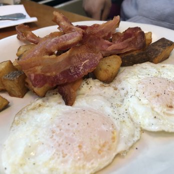 Babico's Cafe - Bakeries Near Me - Maynard, Massachusetts