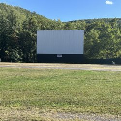 Garden Drive In - Screen 2