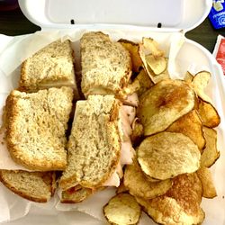 Club with wing chips