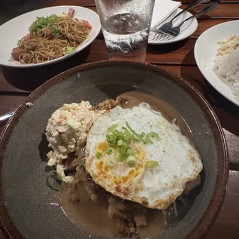 Aloha Mixed Plate - Loco Moco - Hawaiian Near Me - Lahaina, Hawaii