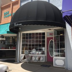 Victoria - Store front