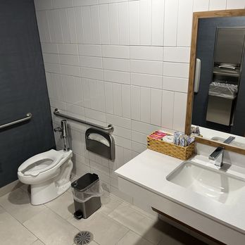 Hampton Inn Mt. Vernon - Lobby restroom - Hotels Near Me - Mt. Vernon, Ohio