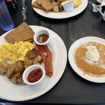 Marco's Grill & Deli - Italian Near Me - Kahului, Hawaii