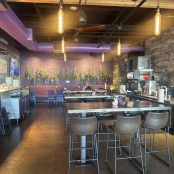 Hog & Tradition - Dining area - Barbeque Near Me - Henderson, Nevada
