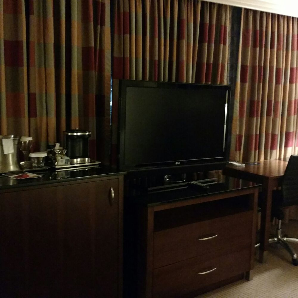 Hilton Chicago O'Hare Airport - Hotels Near Me - Chicago, Illinois