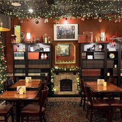 Pizza Amore Cafe - Warm lights. Italian soul.
Christmas evenings at Pizza Amore Café feel timeless