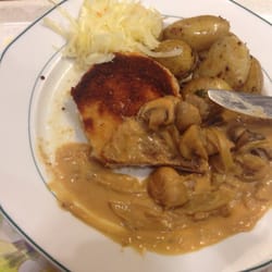 Dinea - Schnitzel Jägerart mit Rosmarinkartoffeln