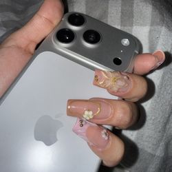 Luxury Spa & Nails - New years set!