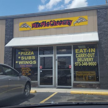Mr McCheezy - the front of the restaurant - Pizza Near Me - Camdenton, Missouri