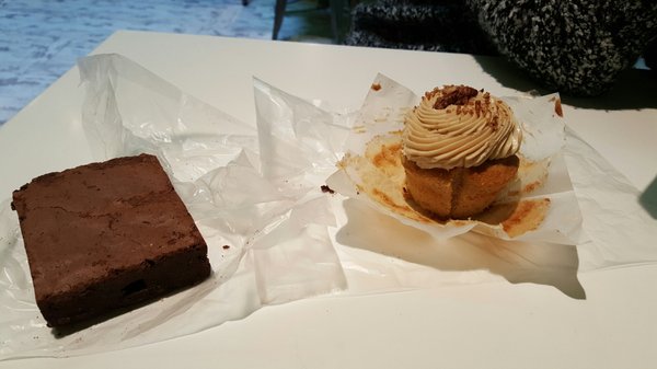 Henry's Sweet Retreat & Bakery by null
