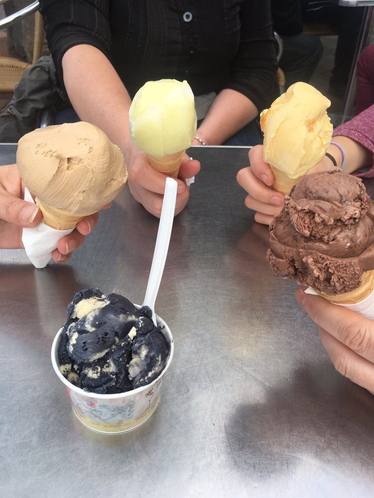 SCOOPS ICE CREAMERY & CAFE Cafes 60 Terralong St, Kiama New South