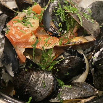 Le District - Market District - Mussels..ehhh - French Near Me - New York, New York Le District - Market District - Mussels..ehhh - French Near Me - New York, New York