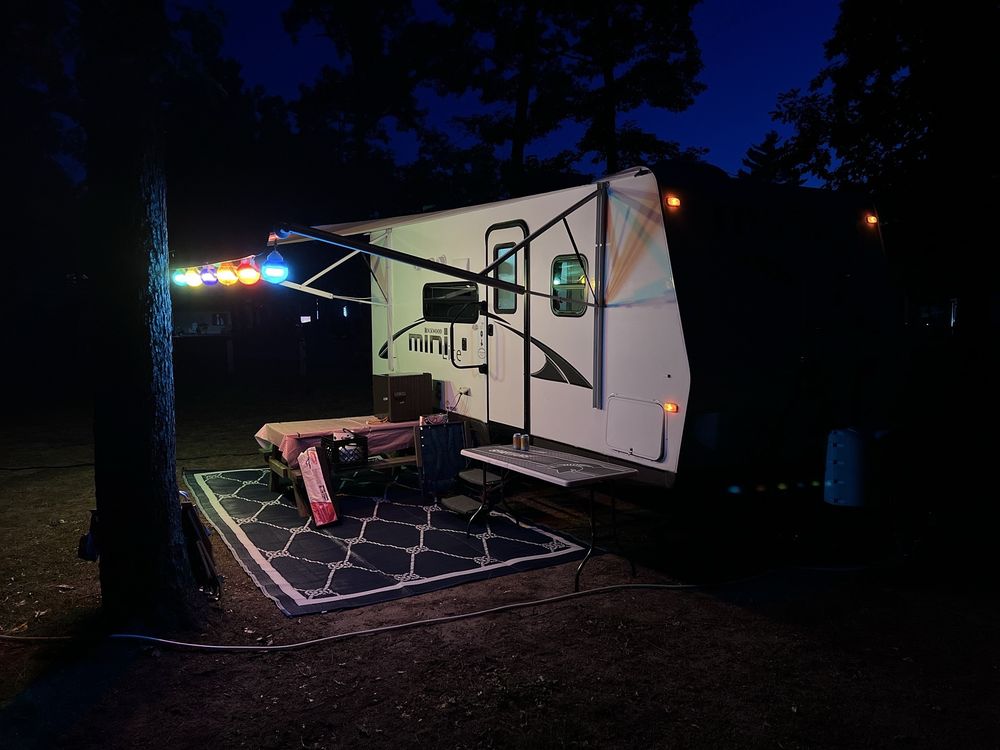 Ivan's Canoe Rental Logo